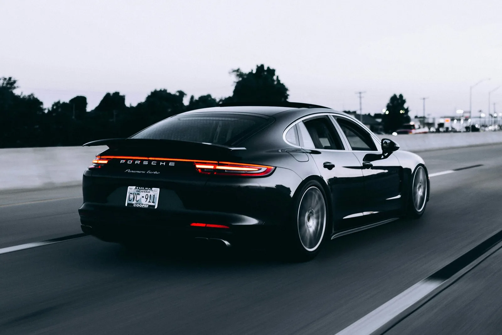 The Ultimate Car Speedometer App for Safe Driving: SpeedX